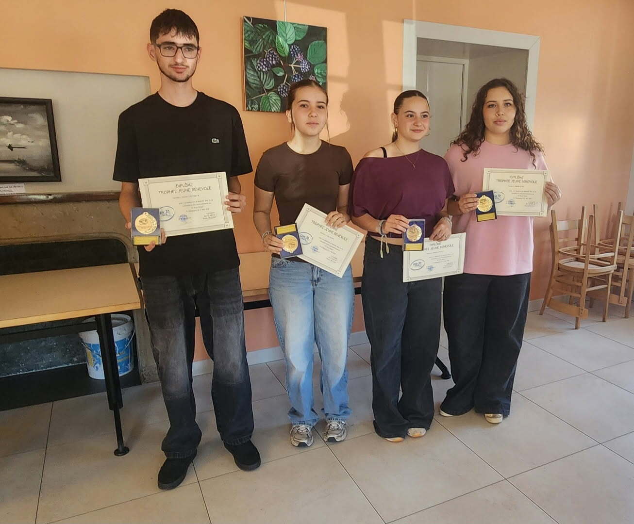 BRAVO A NOS JEUNES BENEVOLES...