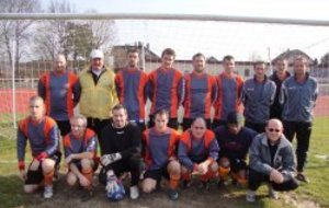 LA RESERVE S'INCLINE...