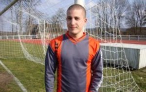 DECUS MAIS PAS ABATTUS...