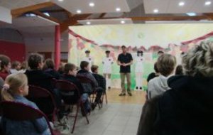 UN PETIT TOUR ET PUIS S'EN VA...