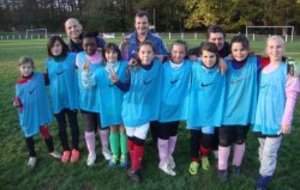 LES FILLES PRENNENT PLAISIR...