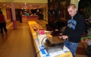 MERCI A LUI AUSSI...