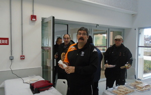 EGALEMENT BIEN DEVOUES...