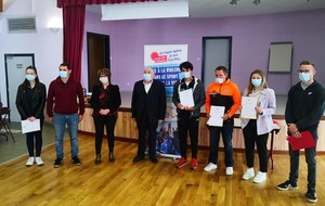 FELICITATIONS A TROIS BENEVOLES DU FC PAYS MINIER...