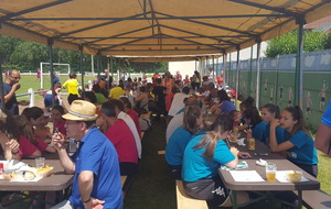 STAND RESTAURATION DU FCPM AU 14 JUILLET A PLANCHER-BAS...