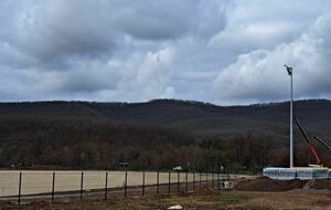 TERRAIN SYNTHETIQUE, CELA  AVANCE PETIT A PETIT...