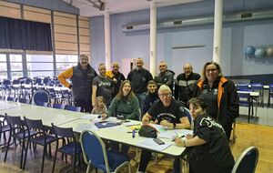 ILS VOUS ATTENDENT...