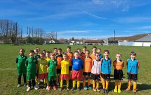 RETOUR SUR LE PLATEAU U9G DE CE SAMEDI MATIN AU STADE DE CHAMPAGNEY...