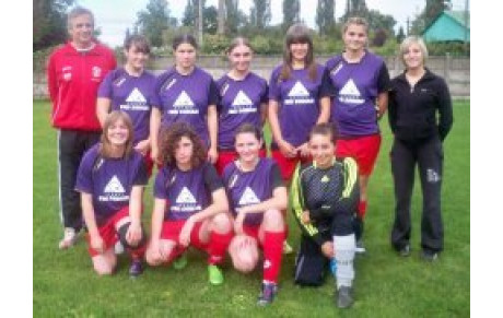 L'ENTENTE FEMININE FAIT SENSATION...