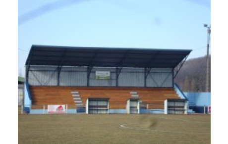 CELA SE COMPLIQUE...