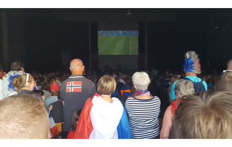 PLEINE COMME UN OEUF...