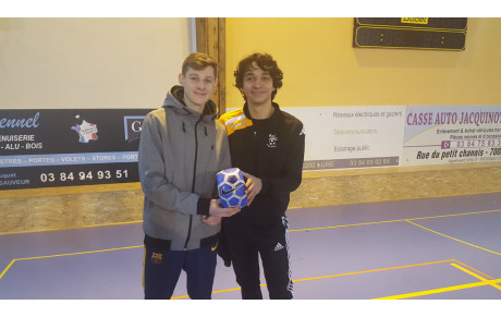 DEUX SELECTIONNES...