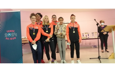 LES SURVÊTEMENTS SONT ARRIVES...