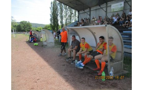 UN PETIT TOUR ET PUIS S'EN VA...