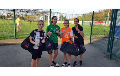 LARGE VICTOIRE DE NOS U15F...